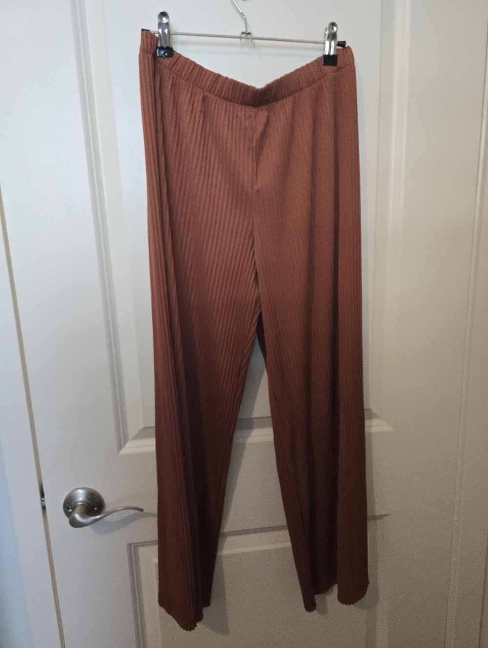 Uniqlo Rust Brown Ribbed/Pleated Casual Pants